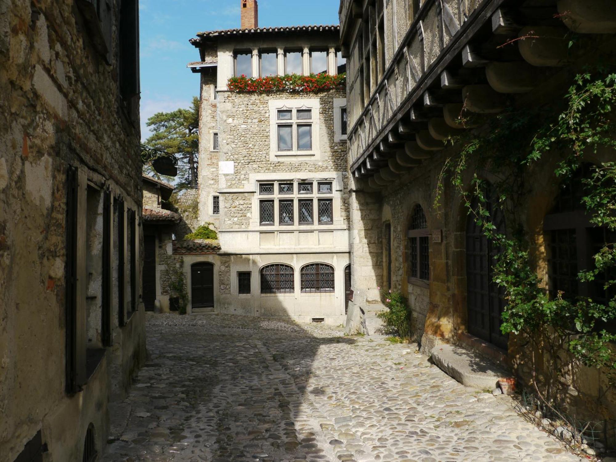维尤克斯佩鲁日酒店 Pérouges 外观 照片