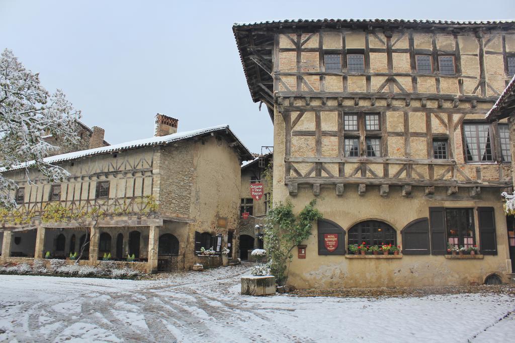 维尤克斯佩鲁日酒店 Pérouges 外观 照片
