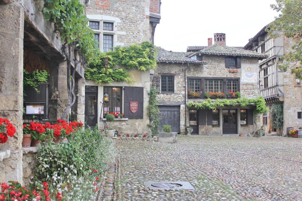 维尤克斯佩鲁日酒店 Pérouges 外观 照片